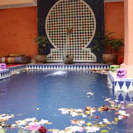 Riad Le Dromadaire Bleu By Weekome Marrakesh Bagian luar foto