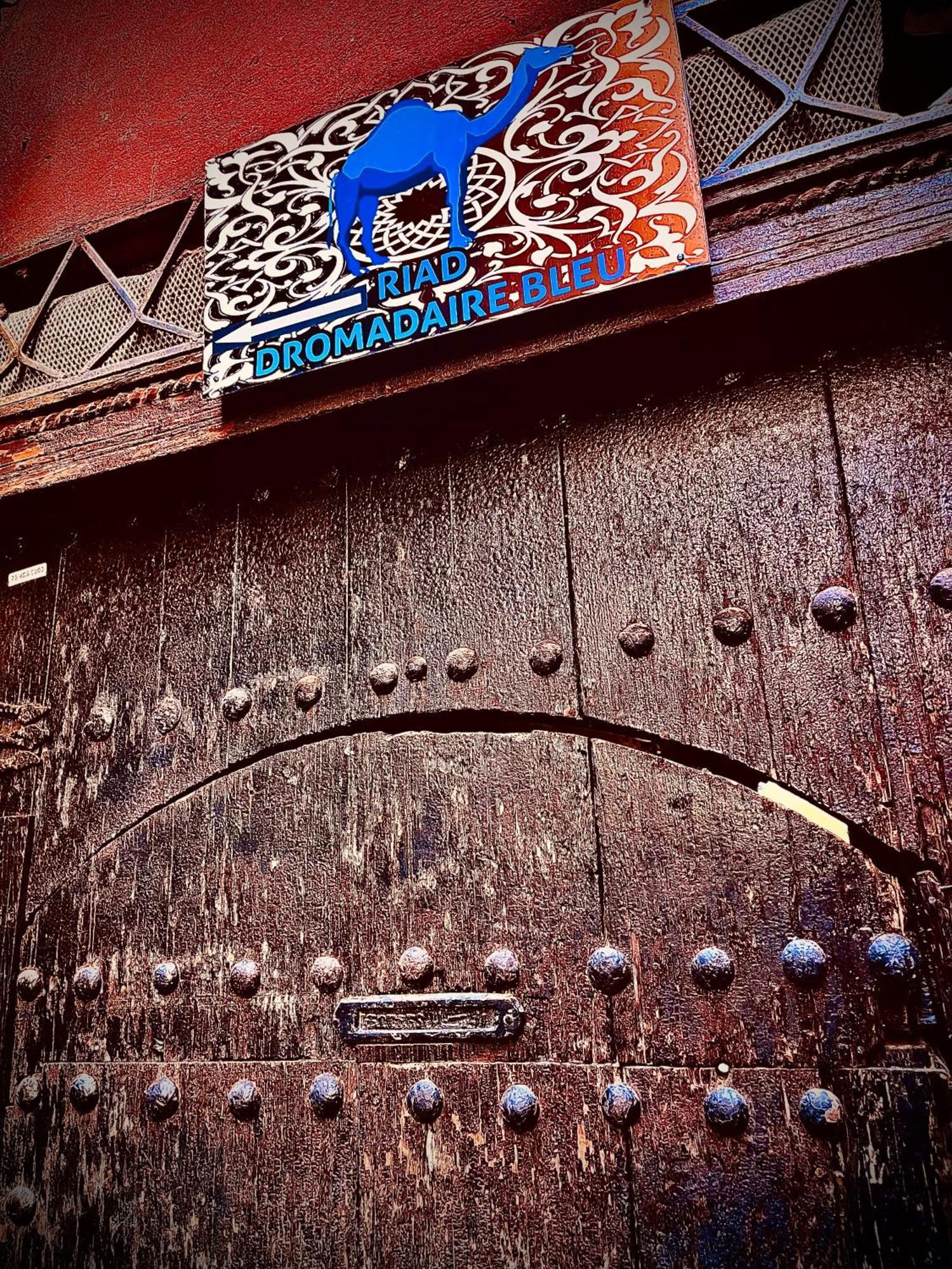Riad Le Dromadaire Bleu By Weekome Marrakesh Bagian luar foto