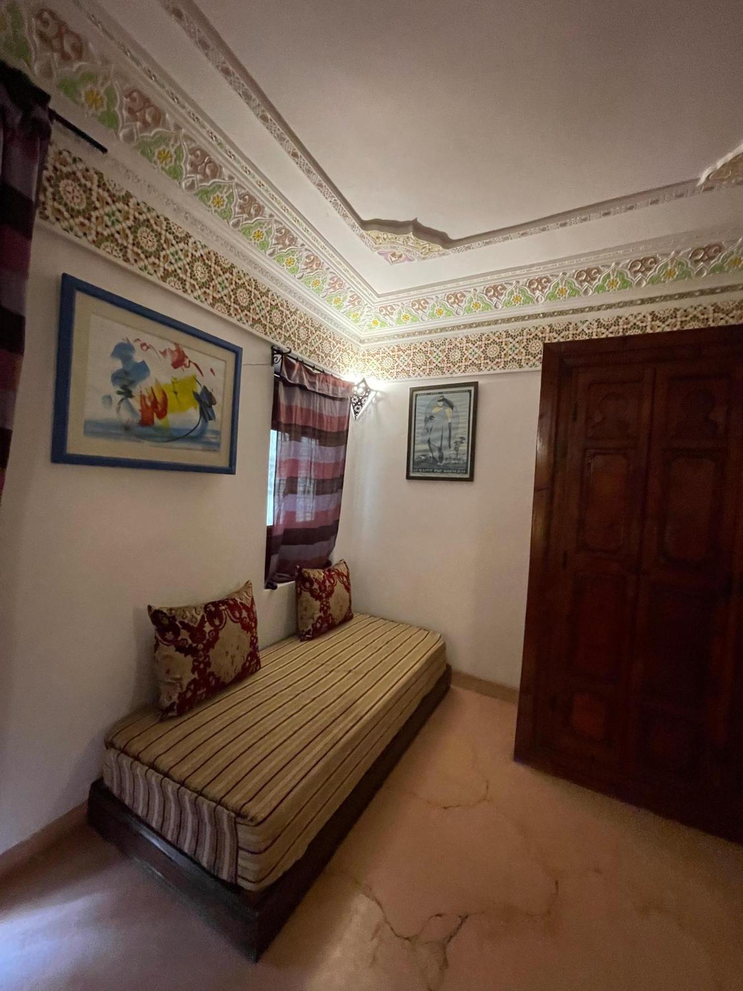 Riad Le Dromadaire Bleu By Weekome Marrakesh Bagian luar foto