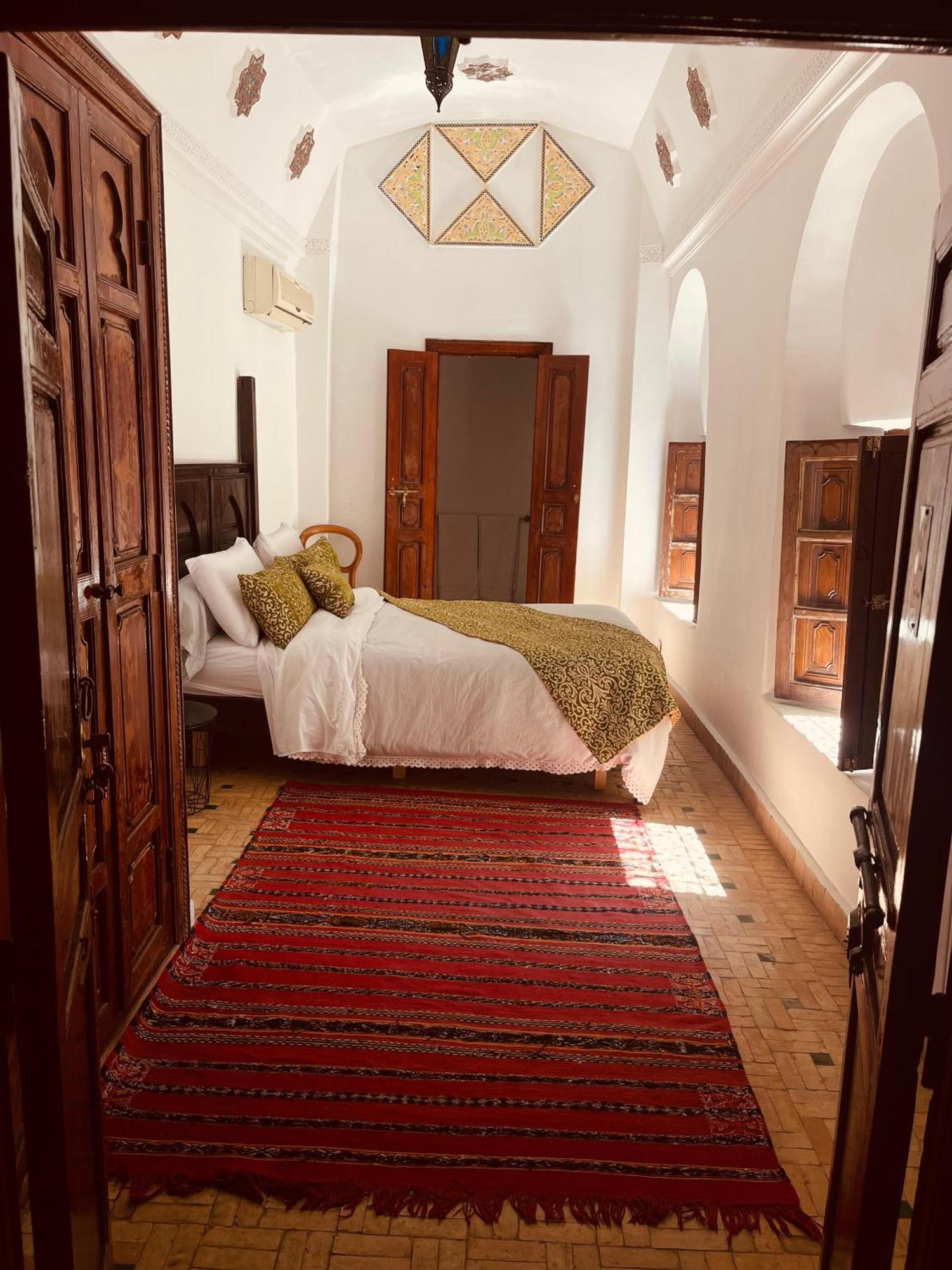 Riad Le Dromadaire Bleu By Weekome Marrakesh Bagian luar foto