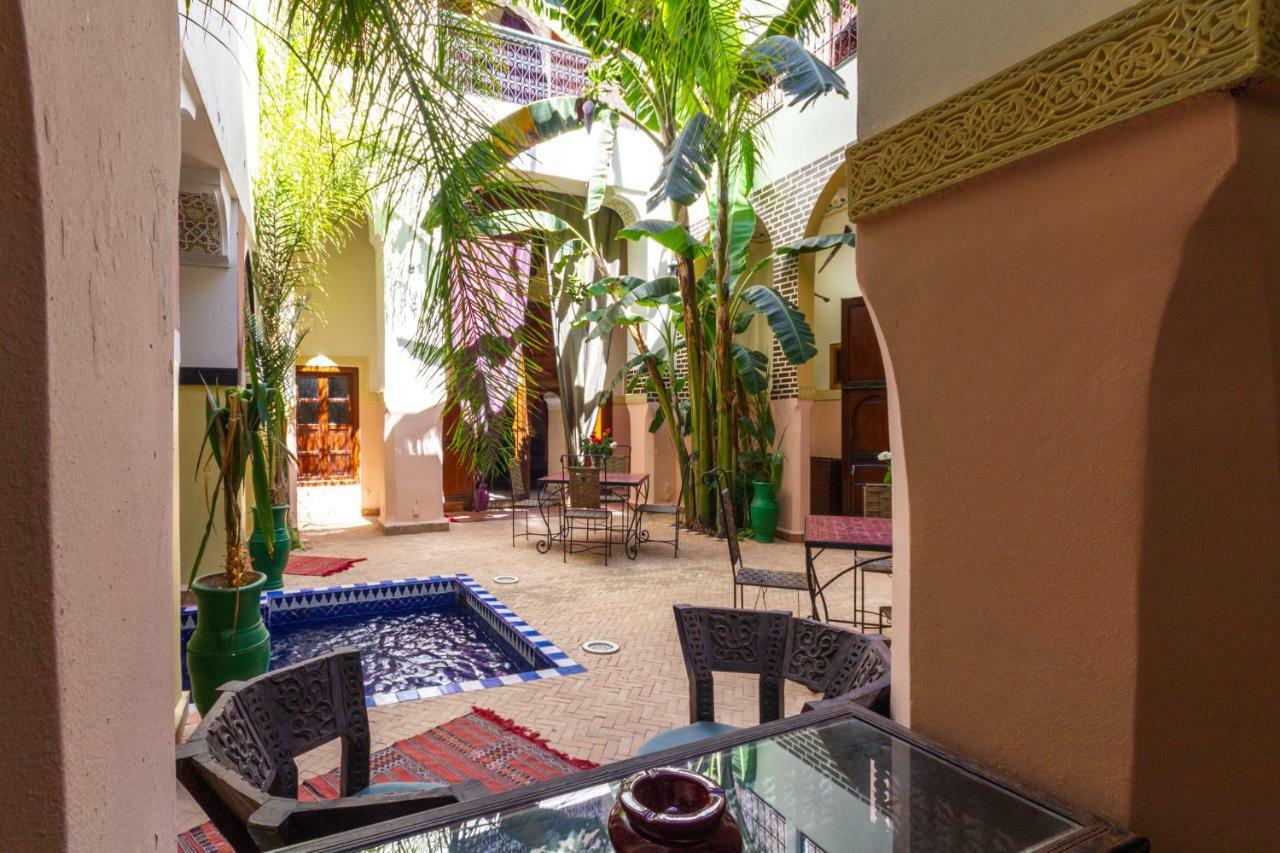 Riad Le Dromadaire Bleu By Weekome Marrakesh Bagian luar foto
